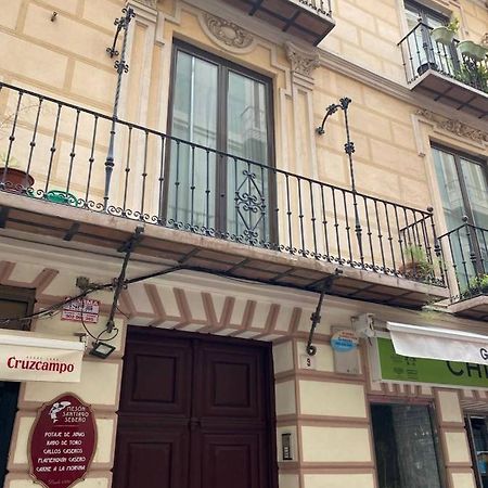 Holidays2Malaga Correo Viejo Next Cathedral Malaga With French Balconies 외부 사진