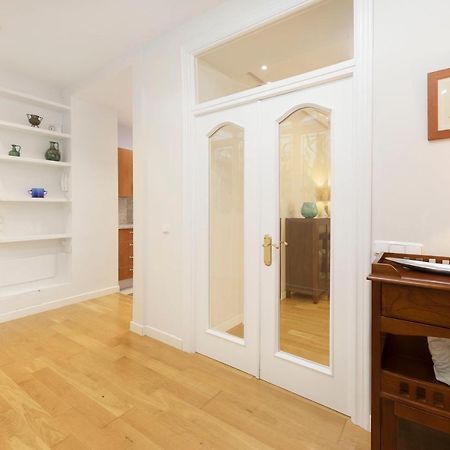 Holidays2Malaga Correo Viejo Next Cathedral Malaga With French Balconies 외부 사진