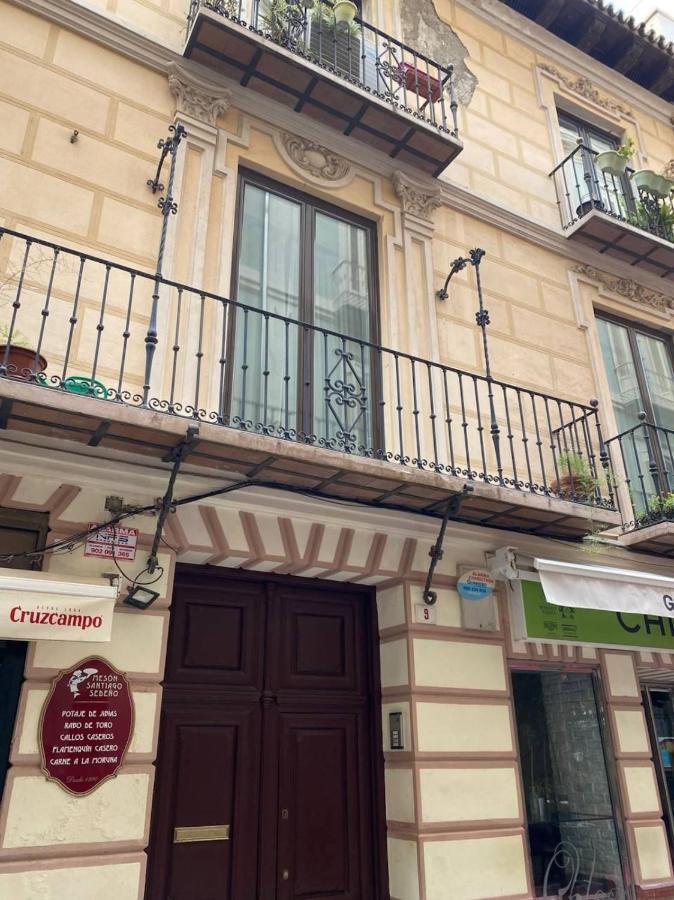 Holidays2Malaga Correo Viejo Next Cathedral Malaga With French Balconies 외부 사진